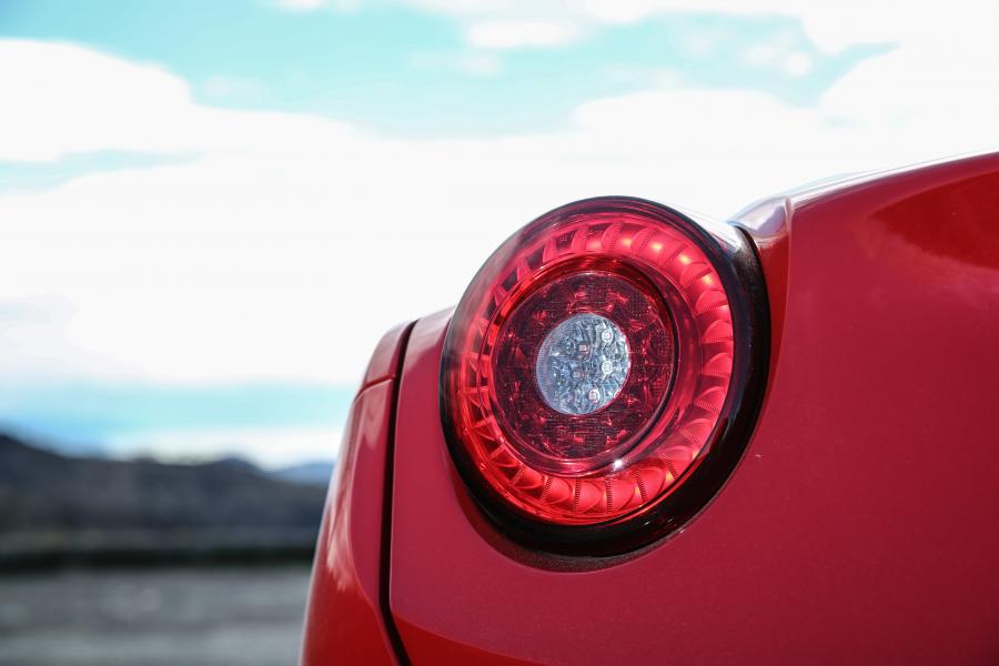 Детали экстерьера Ferrari California T HS 2016 года  (фото 9 из 34)